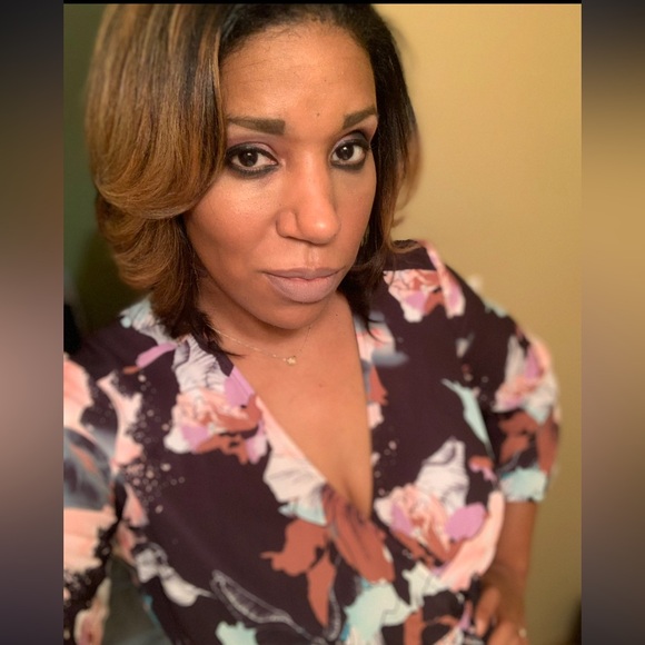 bar III - multi color blouse, size L - Picture 2 of 5